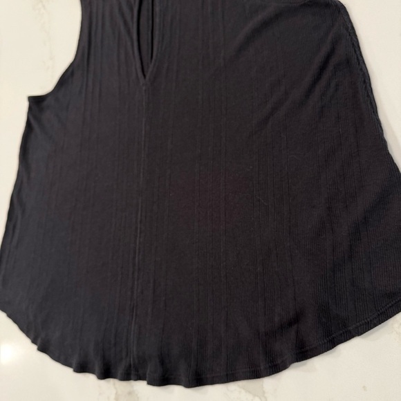 We The Free People Faye Ribbed Keyhole Knit Tank Top Women’s Medium Black Casual - Picture 3 of 7